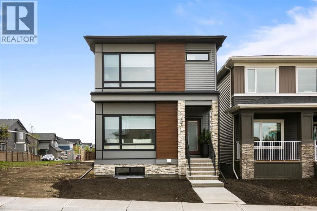 605 Lambeau Link SE