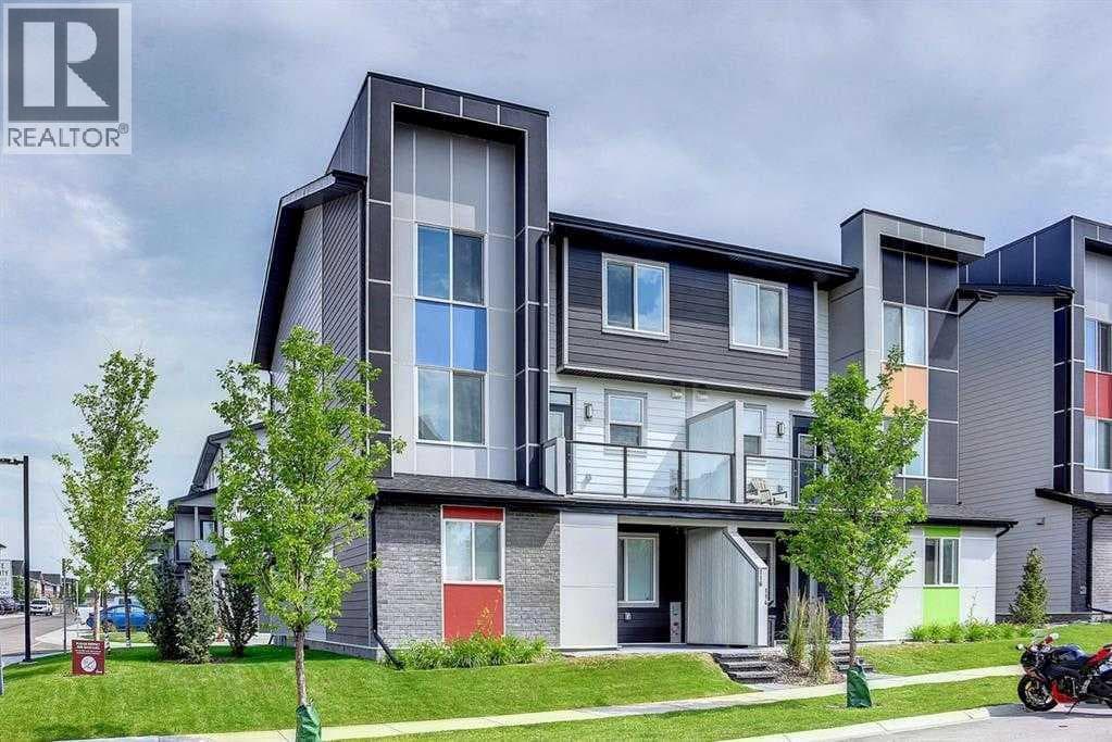 203, 245 Redstone Walk NE