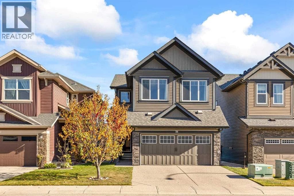 36 Cougar Ridge Manor SW