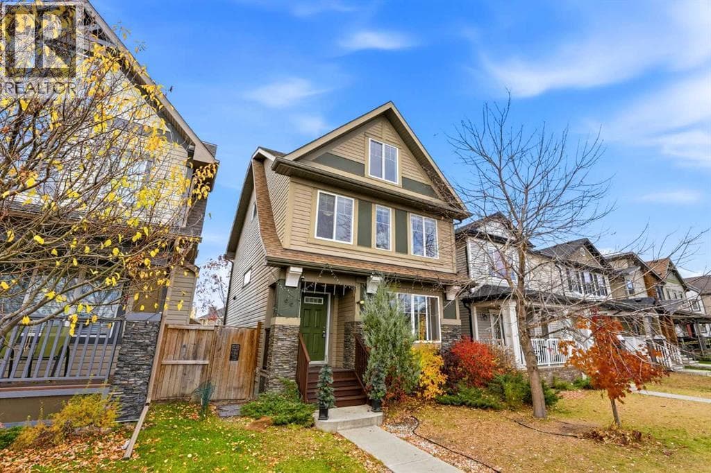 96 Copperpond Rise SE