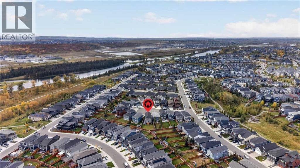 32 Cranbrook Bay SE