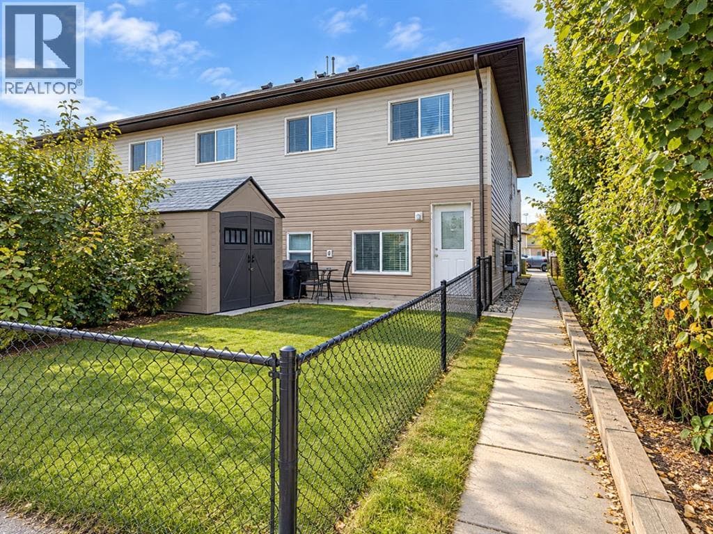 D, 111 4 Avenue