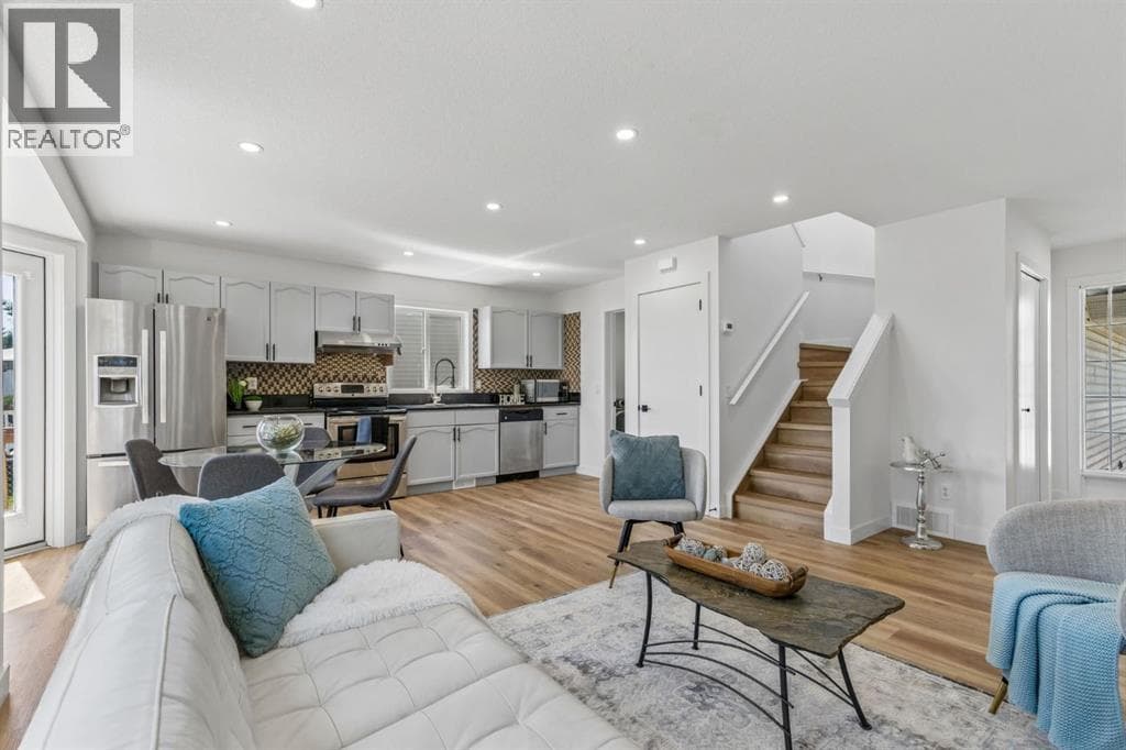 51 San Diego Place NE