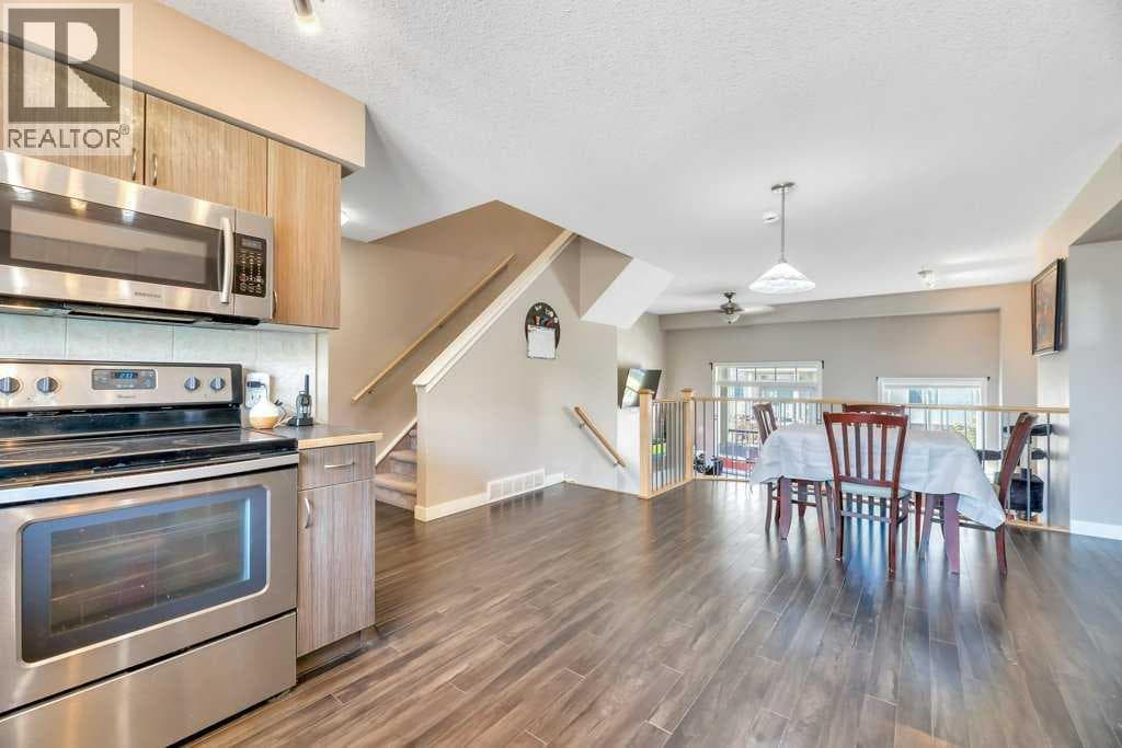 318 Strathcona Circle