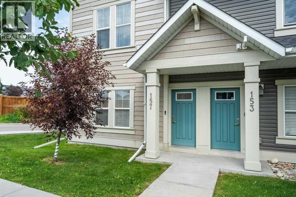 157 South Point Court SW