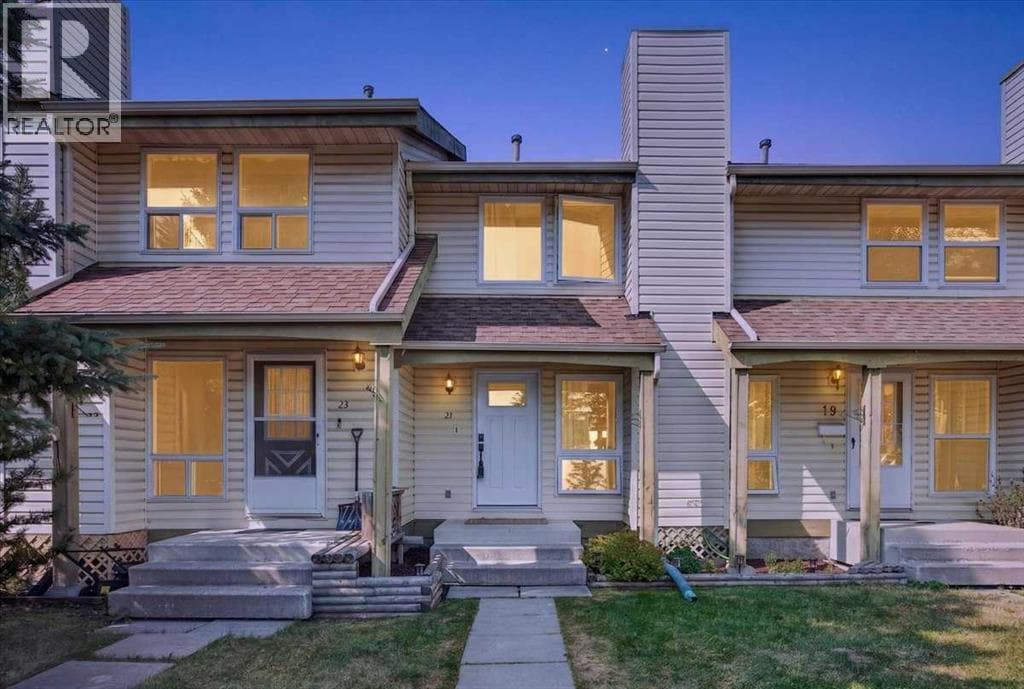 21 Woodhill Court SW
