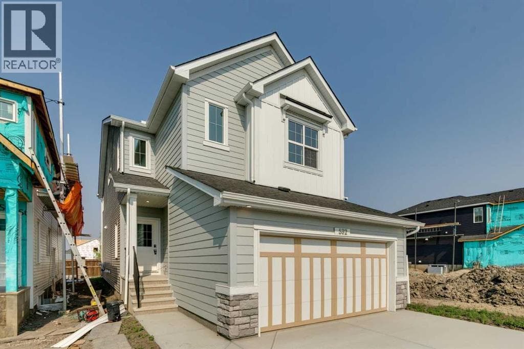 532 Buffaloberry Manor SE