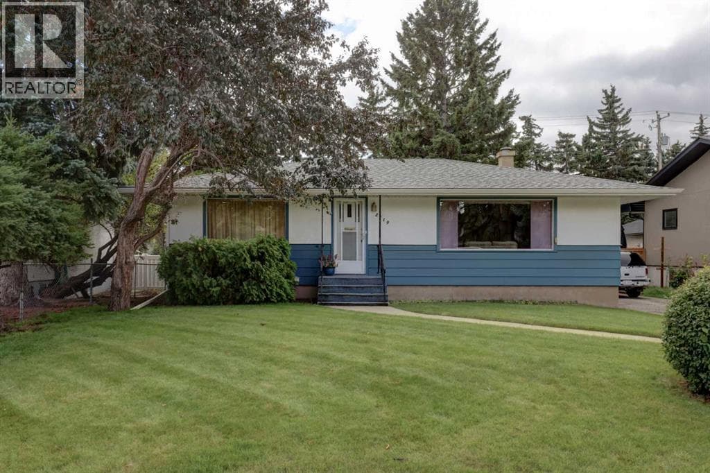 2119 Halifax Crescent NW