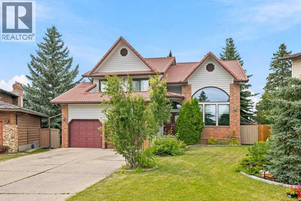 119 Strathbury Bay SW
