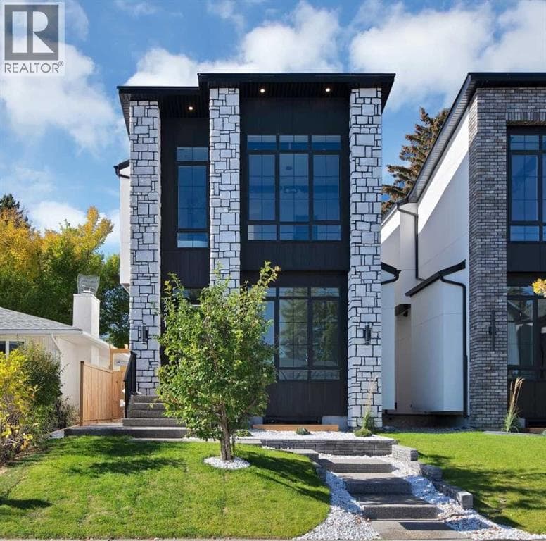 2221 Halifax Crescent NW