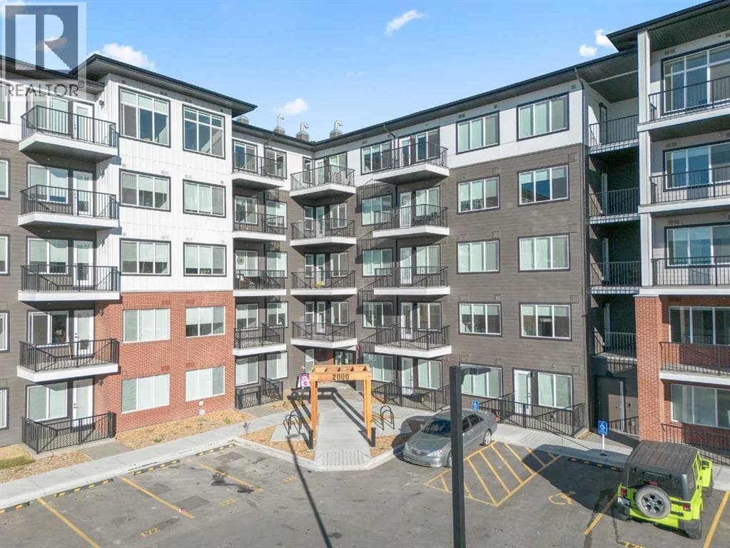 2418, 395 Skyview Parkway NE