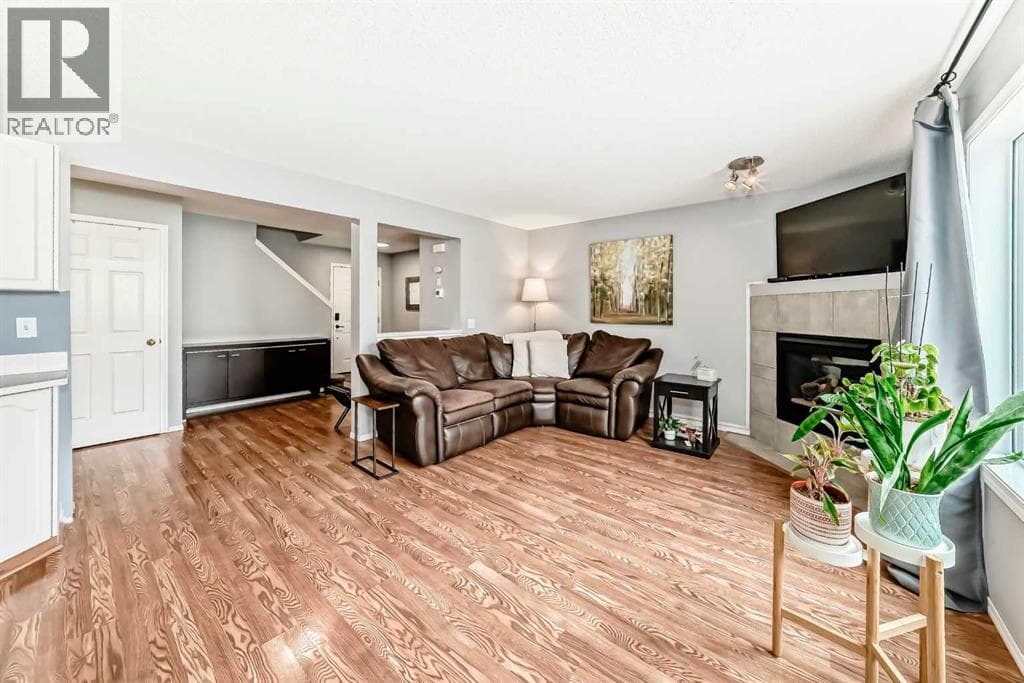 15 Citadel Meadow Crescent NW